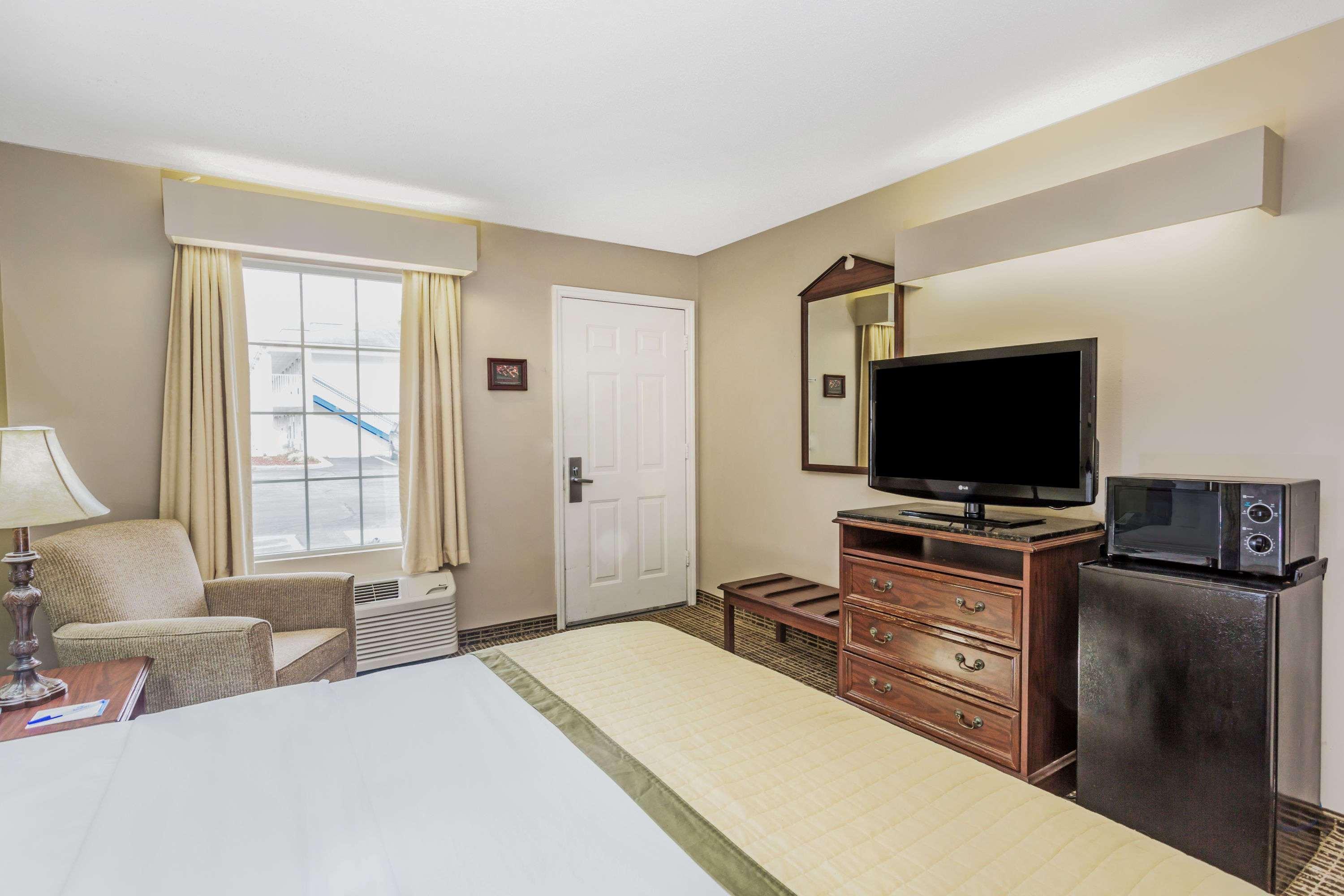 Baymont By Wyndham Valdosta At Valdosta Mall Εξωτερικό φωτογραφία
